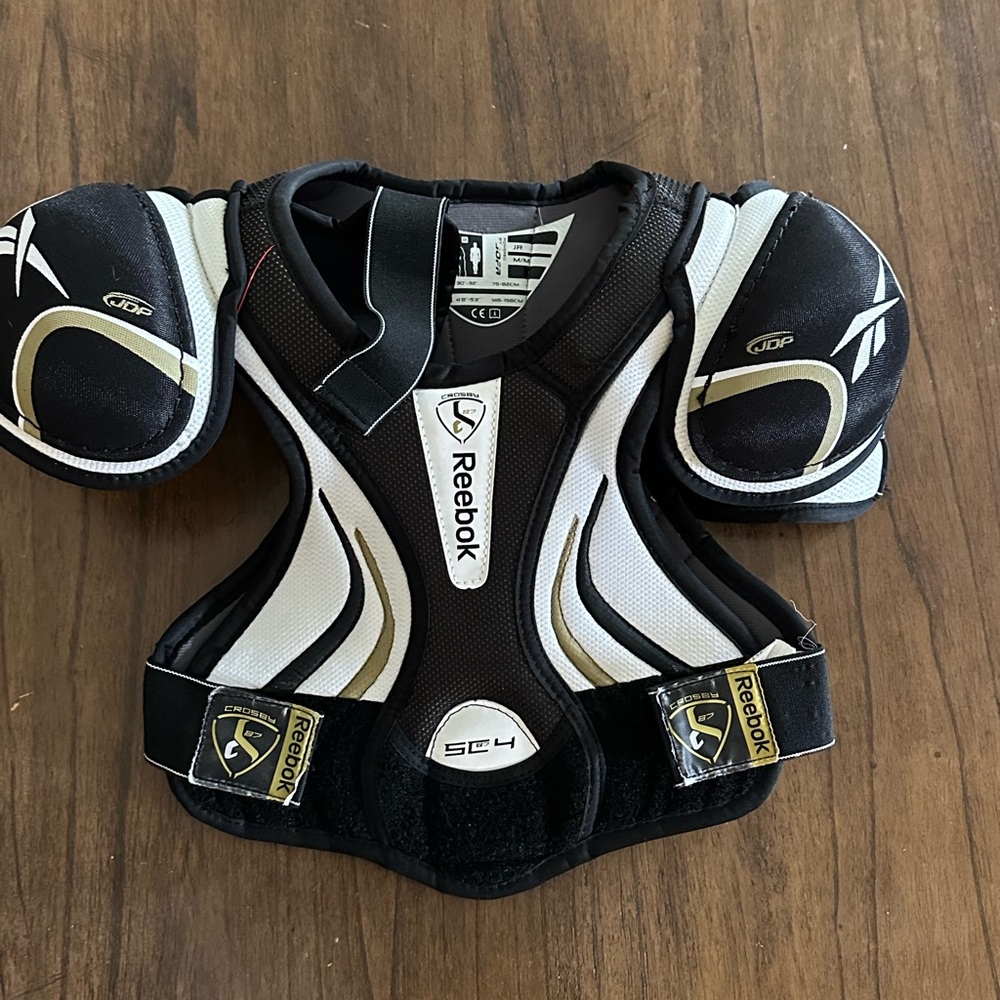 Reebok Crosby 87 SC4 Junior MD Hockey Shoulder Pads